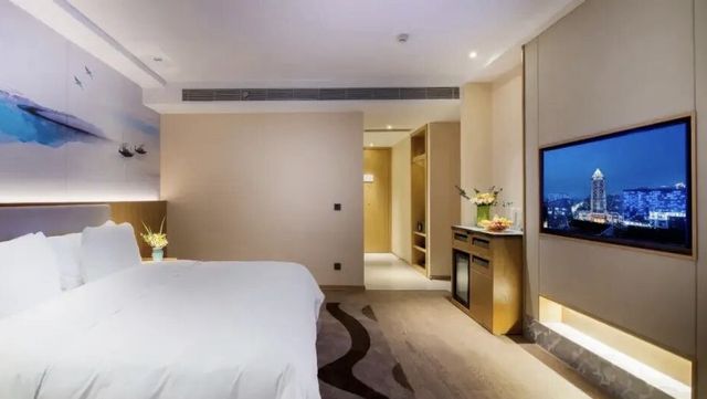 在長興開元名都,睡雲端客房、泡奢華泳池,宴請排面直接拉滿 在長興開元名都,睡雲端客房、泡奢華泳池,宴請排面直接拉滿