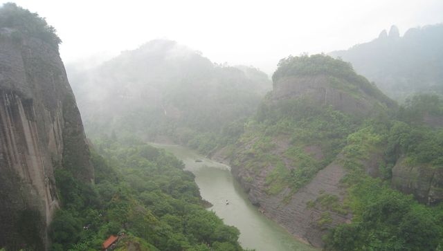 【武夷山3天2夜】人均2k住進山水畫裡!巖茶竹筏+秘境徒 【武夷山3天2夜】人均2k住進山水畫裡!巖茶竹筏+秘境徒