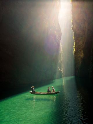 秘境峡谷探幽の旅