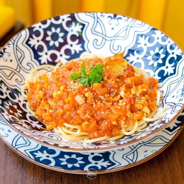 Mango Yellow Cafe & Bistro