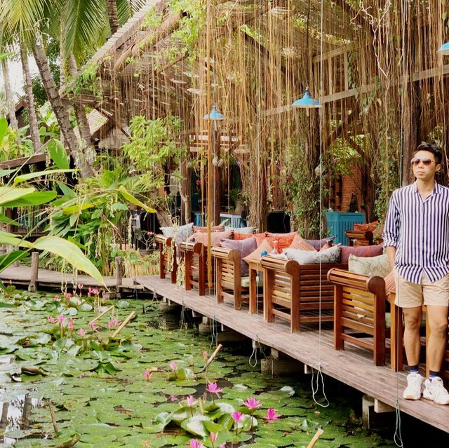 A romantic restaurant with lily pond