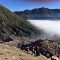 Stood at the edge of an active 🌋 crater 