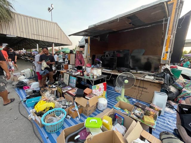 ตลาดนัดเดอะมิล@รังสิต👗👖👒👢