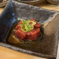 【大阪・京橋】水晶板で焼く立ち食い焼肉「三坪（さんつぼ）」