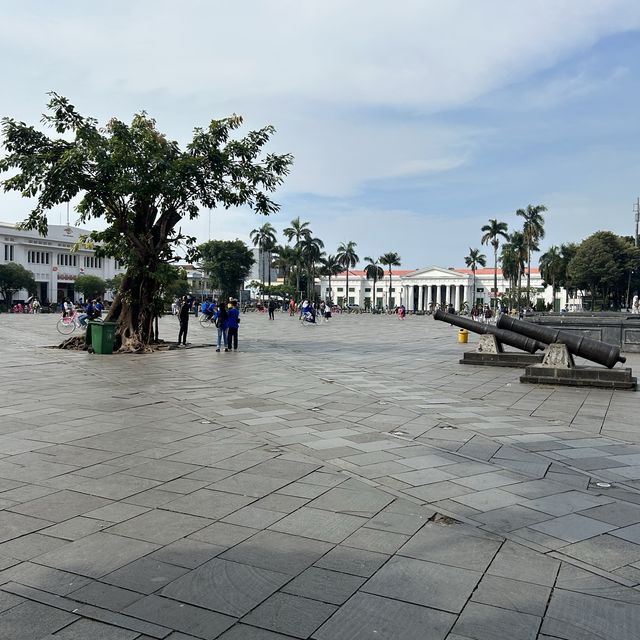 【ジャカルタ旅】ファタヒラー旧市街広場