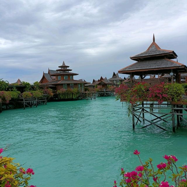 Mabul Water Bungalow Resort 