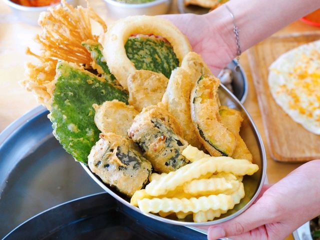 🥢😍 บอกต่อความอร่อยฟินกับบุฟเฟ่ต์ต๊อกเกาหลี