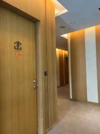 《台中日月千禧酒店》一覽無遺的游泳池！服務態度沒話說