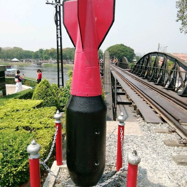สะพานกระจกเมืองกาญจนบุรี​