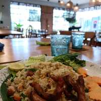 Somsri Eatery .....สมศรี อาหารไทยพิดโลก