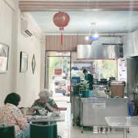 【インドネシア】体に優しいスープのお店 "Ru le"