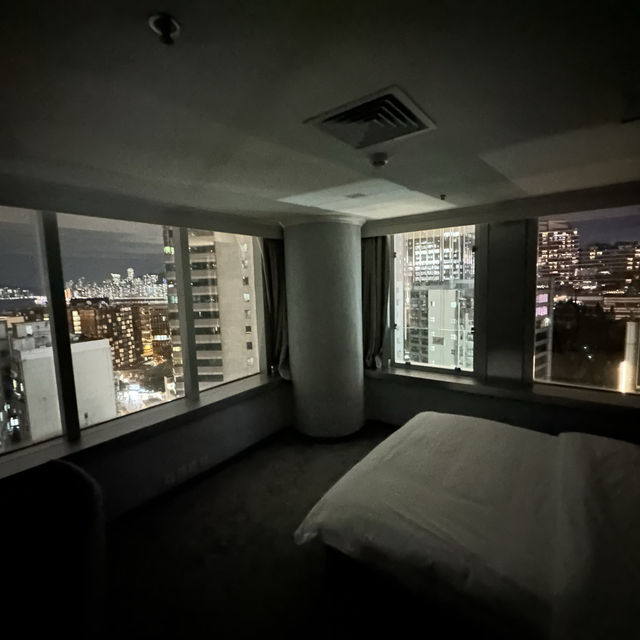 風球下的情侶staycation 風球下的情侶staycation