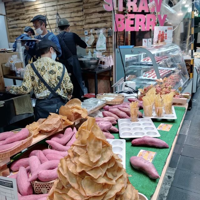 美食狂歡！探索黑門市場🛒🍽️🎉