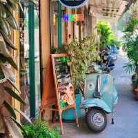 ร้านกาแฟริม​แม่น้ำบางปะกง