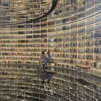 Stunning Yushin Bookstore in Shenzhen 📙