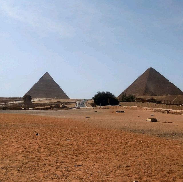 3大ピラミッドとスフィンクス