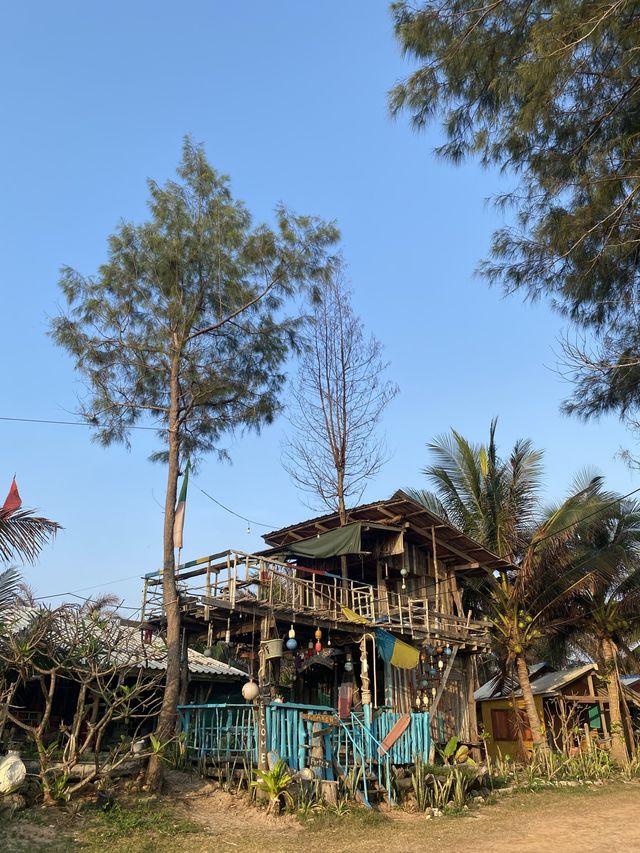 HappyBar แฮปปี้บาร์ หาดทุ่งยาง⛰️🌊