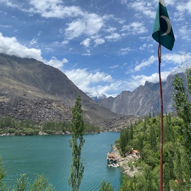 Upper Kachura Lake