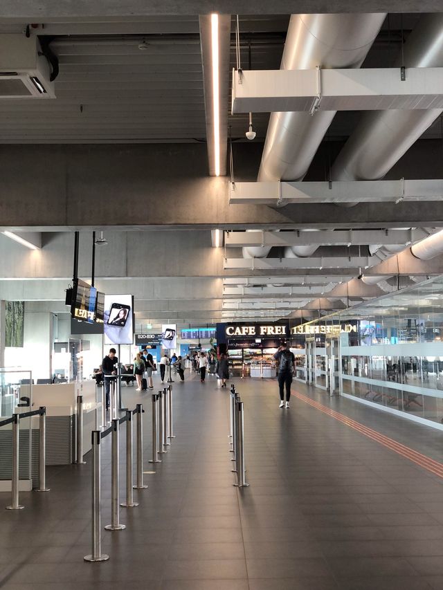 쾌적했던 부다페스트 공항 🛃