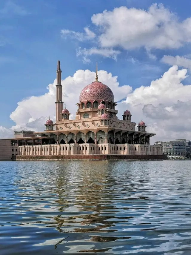 Putra Mosque, the Iconic landmark of Putrajaya