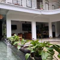 Hotel with in house pool, breakfast