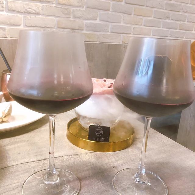 台北｜🍲🌹浮誇系餐酒火鍋🦐🦑享 鍋酒館 忠孝創始店