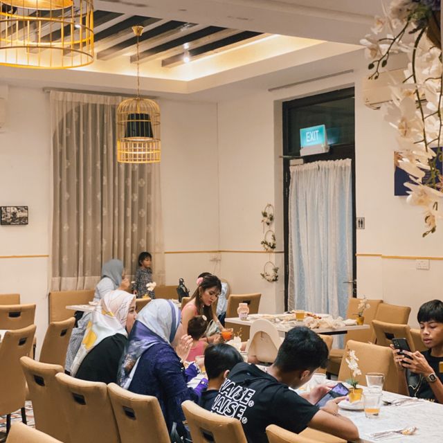Permata Singapore: 1-for-1 Halal Buffet