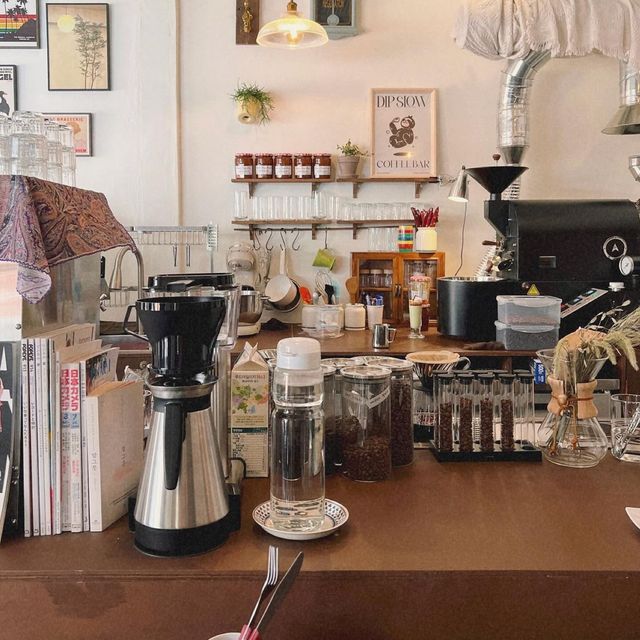 【釜山隱藏寶藏】Dip Slow Coffeebar：高品質咖啡，舒適環境，適合咖啡愛好者和甜點迷
