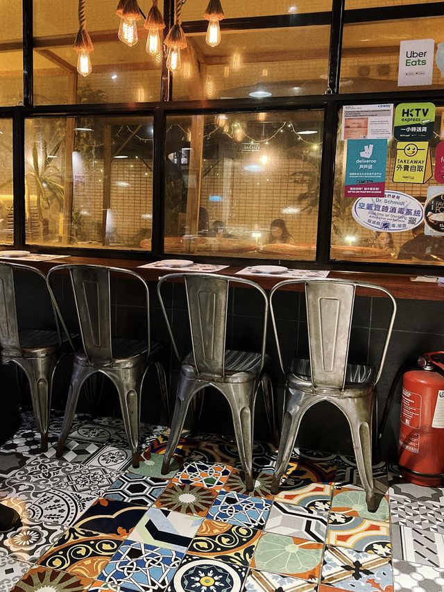 韓仔侍應 飛咗轉韓國