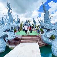 วัดไตรสามัคคี (เกาะนาคเมืองบาดาล)