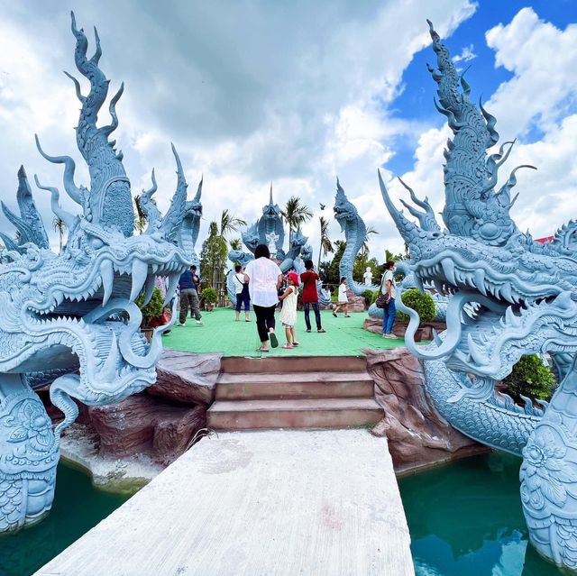 วัดไตรสามัคคี (เกาะนาคเมืองบาดาล)