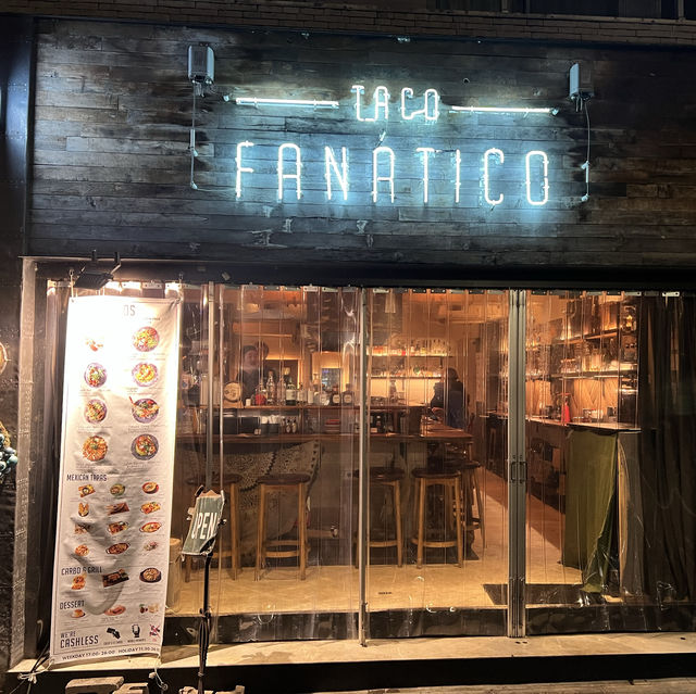 《東京  中目黒》 目黒川沿いにあるタコス専門店🌵