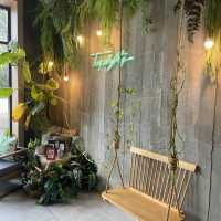 Toplofty Khaoyai | คาเฟ่ฟิลสวนดอกไม้