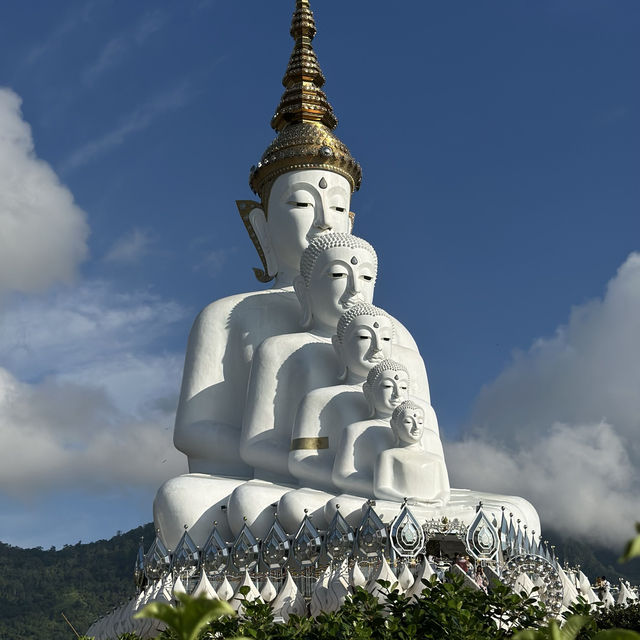 วัดพระธาตุผาซ่อนแก้ว