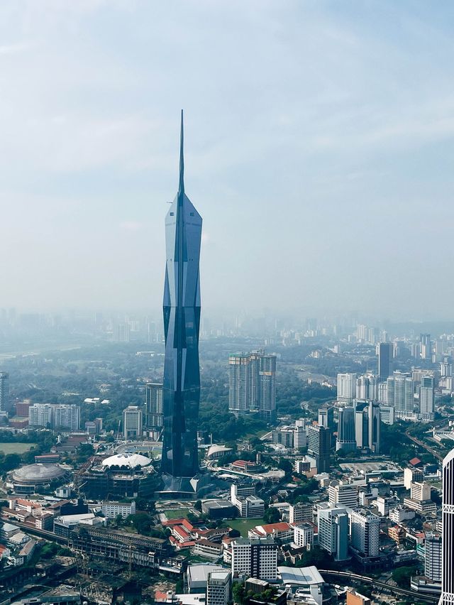 🇲🇾馬來西亞吉隆坡塔👣踩在玻璃盒子裡俯瞰吉隆坡