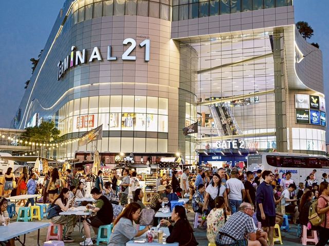 การรวมตัวของร้านอร่อยกว่า70ร้านค้า