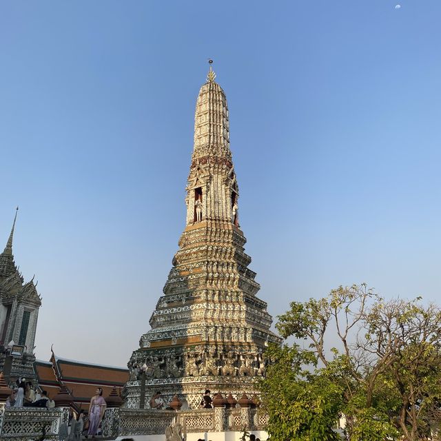 นั่งเรือชมบรรยากาศที่วัดอรุณฯ