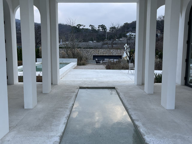 인테리어도 예쁘고 가구 구경도 할 수 있는 감성카페