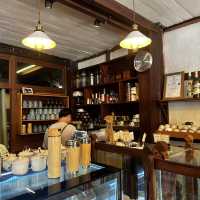 คาเฟ่สไตล์ฝรั่งเศสที่หลวงพระบาง