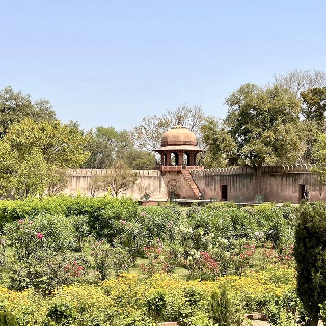 🤩 Unveiling the marvellous Itmad-Ud-Daulah's Tomb 💎