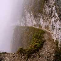 Hiking the Breathtaking Zhuilu Old Trail