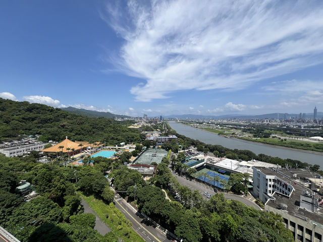 入住十四層宮殿式大樓-臺北圓山大飯店