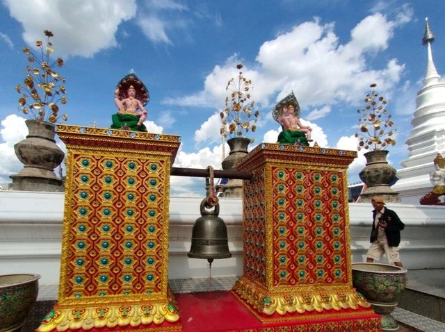 เที่ยวไหว้พระวัดเด่นสะหลี