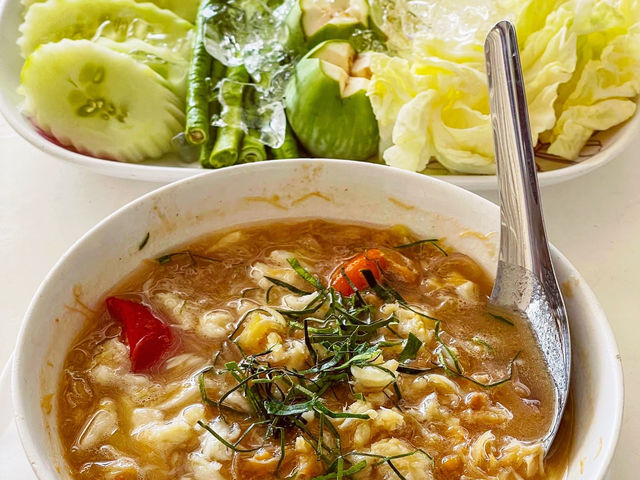 ร้านอาหารซีฟู้ด เขาตะเกียบ วิวทะเลแบบเต็มตา