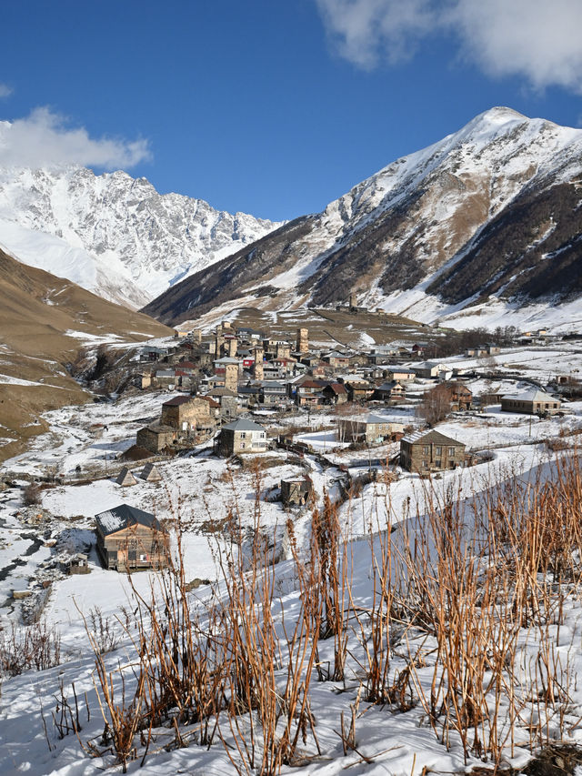กระท่อมกลางขุนเขาที่ Kazbegi