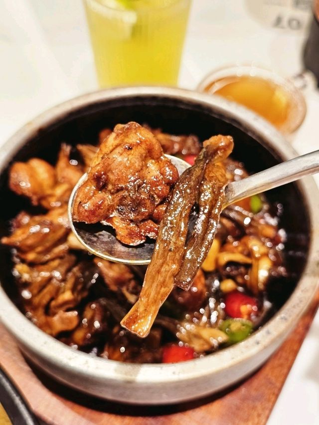 📍深圳必吃。最地道的北京烤鴨～鴨小七🦆 
