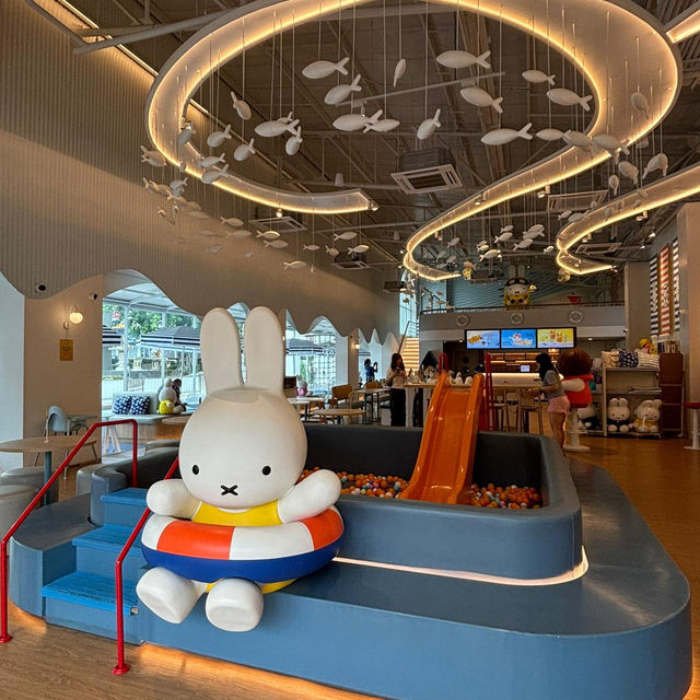 夜市和outlet旁的可愛打卡餐廳