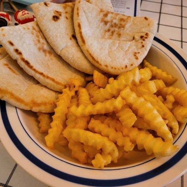 연남동에서 만난 그리스 맛집 , 그리스마스 ❤️