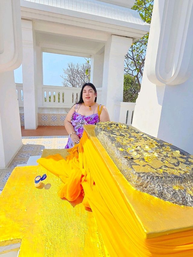 มณฑป รอยพระพุทธบาท เกาะสีชัง 