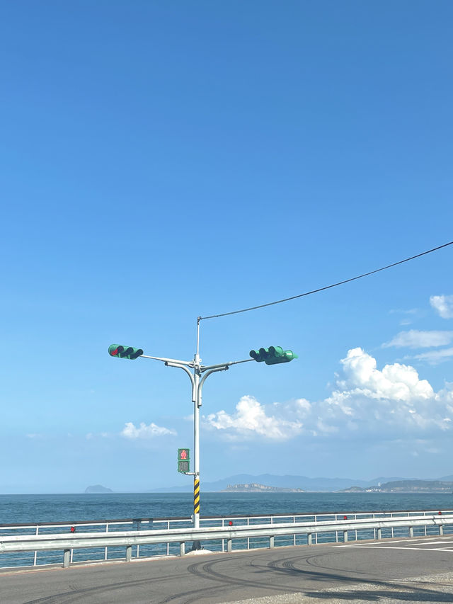 Enjoy this summer by the ocean at Tiaoshi Bus Stop🌊